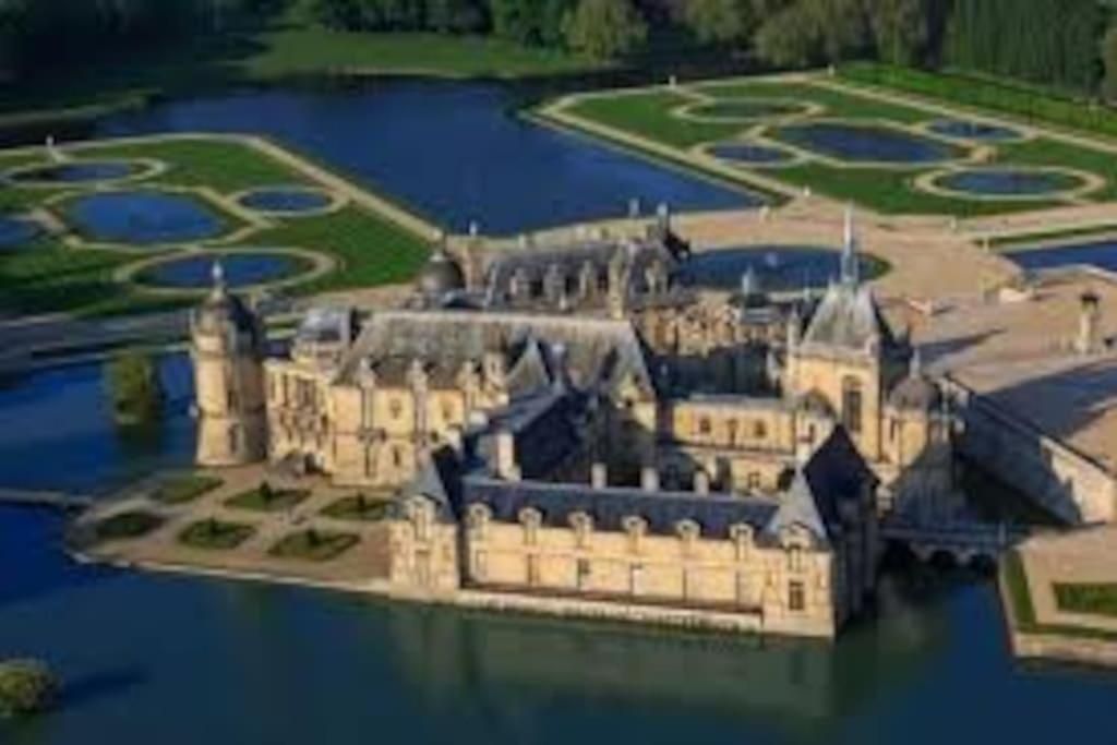 Superbe Appartement En Plein Centre Ville Viarmes Экстерьер фото